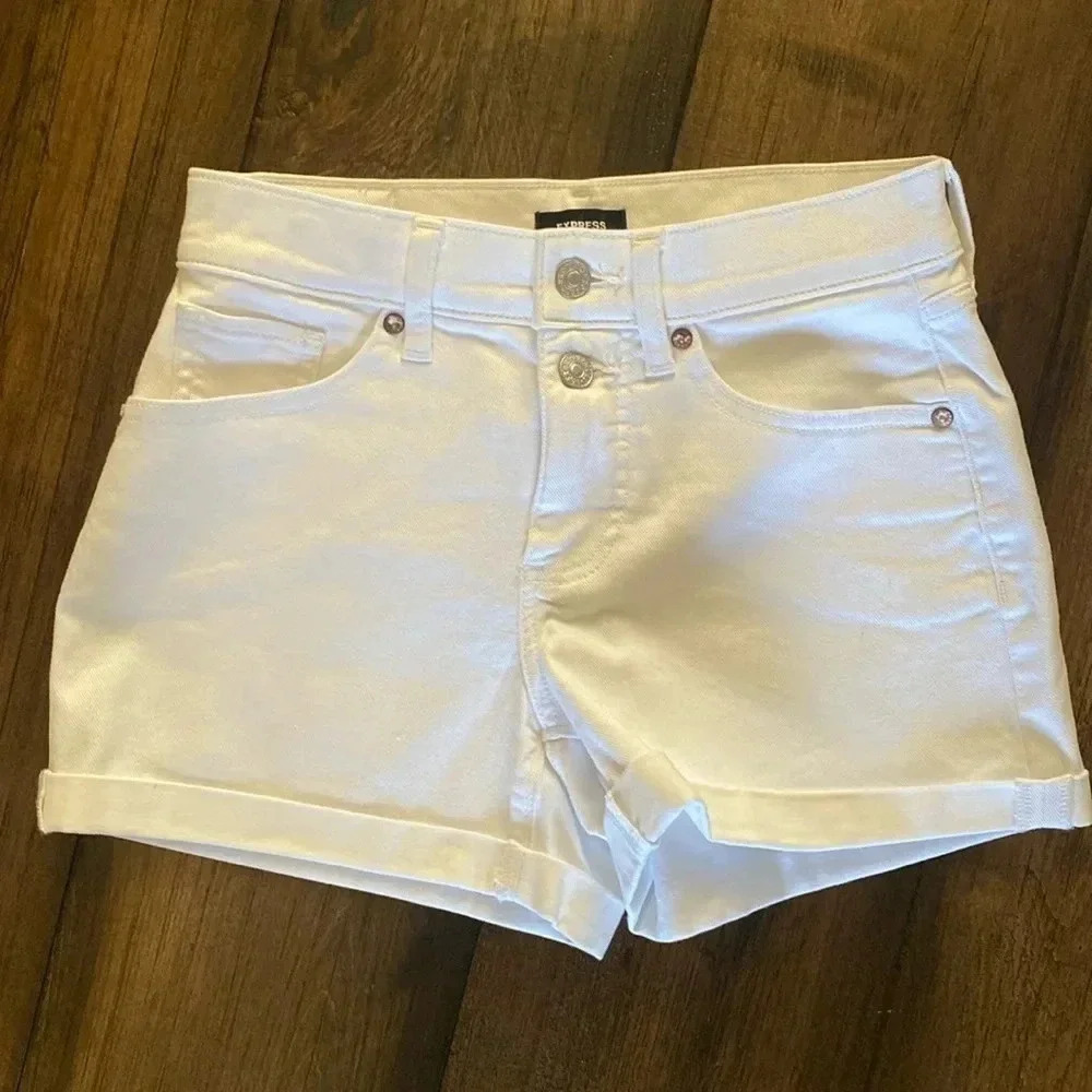 Express women’s jean white short shorts SZ 00